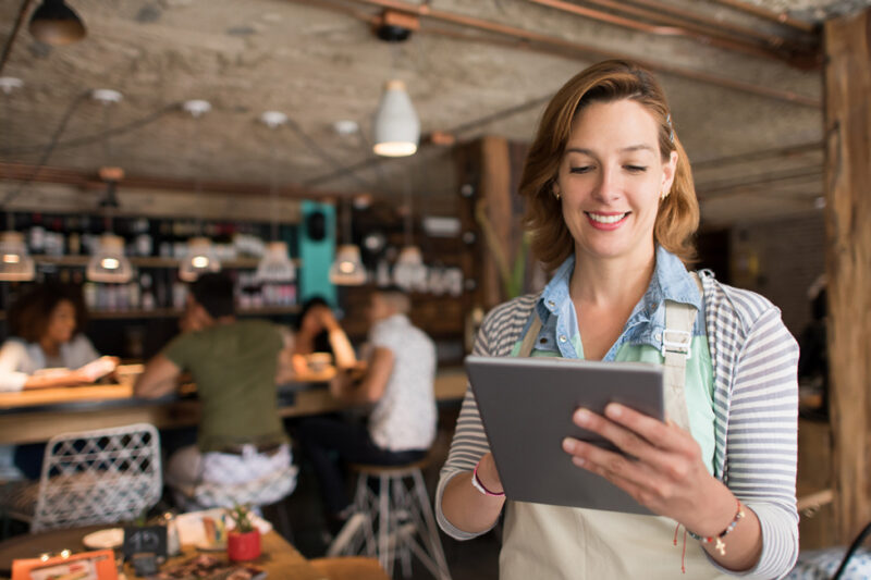 Merchant Cash Advance vs. Traditional Loans: A Comprehensive Guide for Business Owners